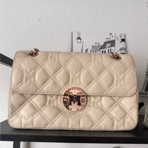 Cream Quilted Shoulder Bag with Rose Gold-Tone Chain and Emblem